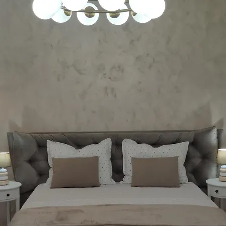 Old Calea Victoriei Deluxe Apartment