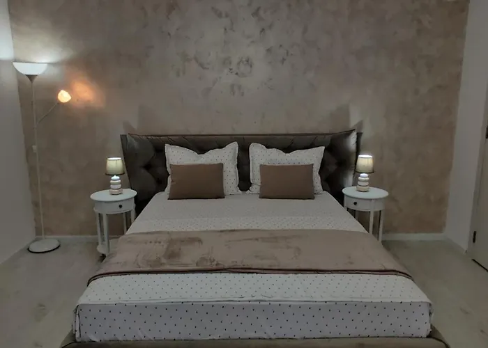 Old Calea Victoriei Deluxe *